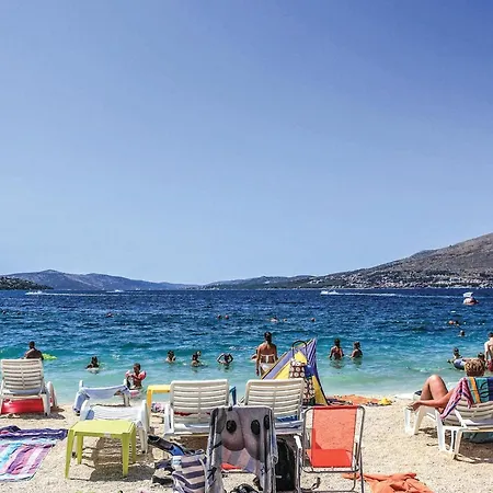 2 Bedroom Lovely In Okrug Gornji * Trogir