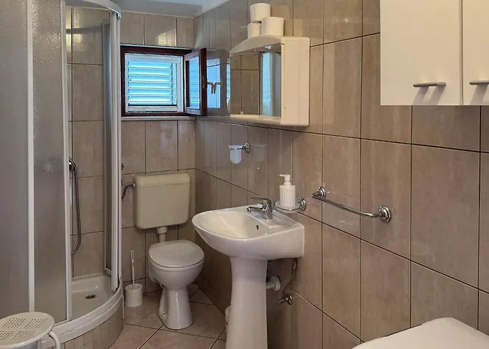 아파트 2 Bedroom Lovely In Okrug Gornji 트로기르
