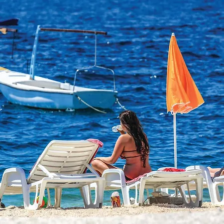 Appartamento 2 Bedroom Lovely In Okrug Gornji *