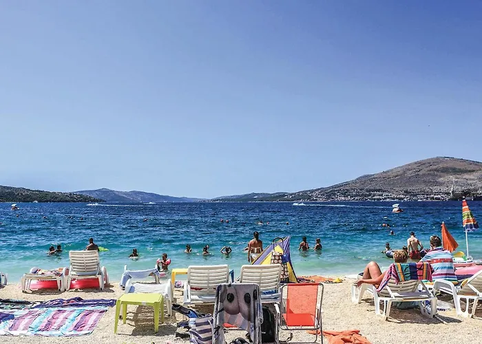 2 Bedroom Lovely In Okrug Gornji * Trogir